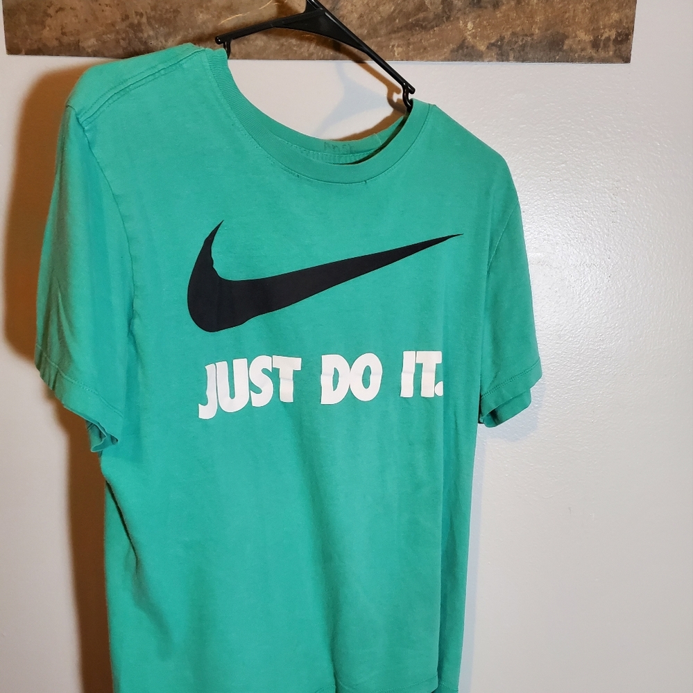 Essential Nike Just Do It Tshirt M